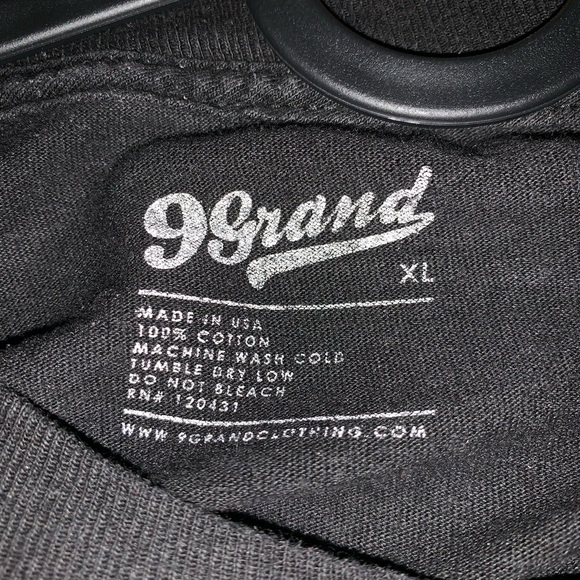 9 grand Tee - Picture 3 of 3